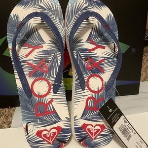 Roxy Slides Flip Flops Women’s Size 9 
Brand New